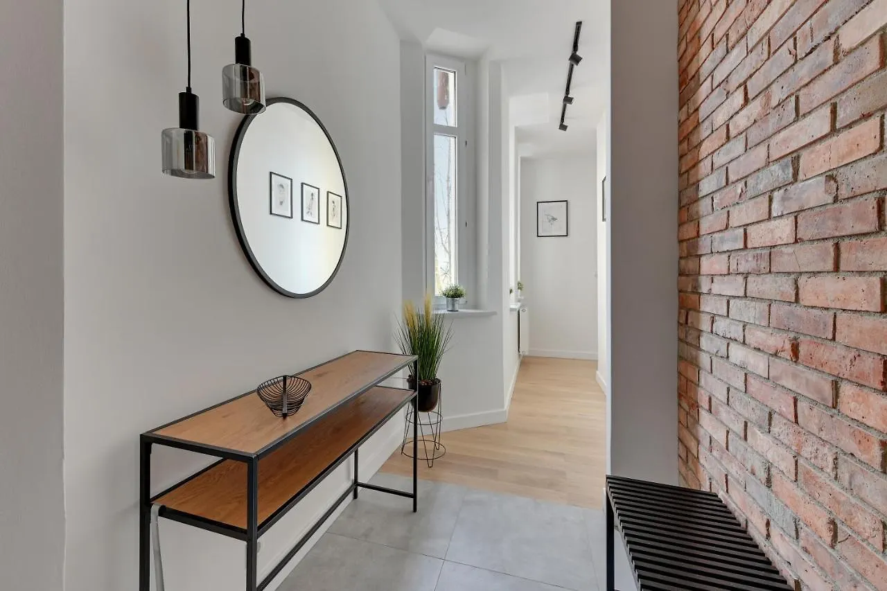 Grand Apartments - Two Bedroom, 6 Person City Center Apartment Sopot 0*,